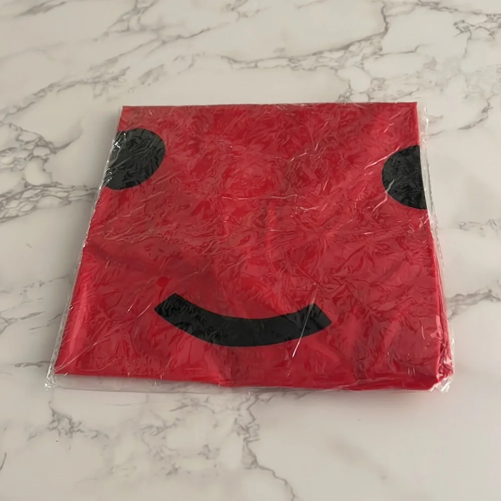 NIB Inflatable Heart Face emoji Balloon